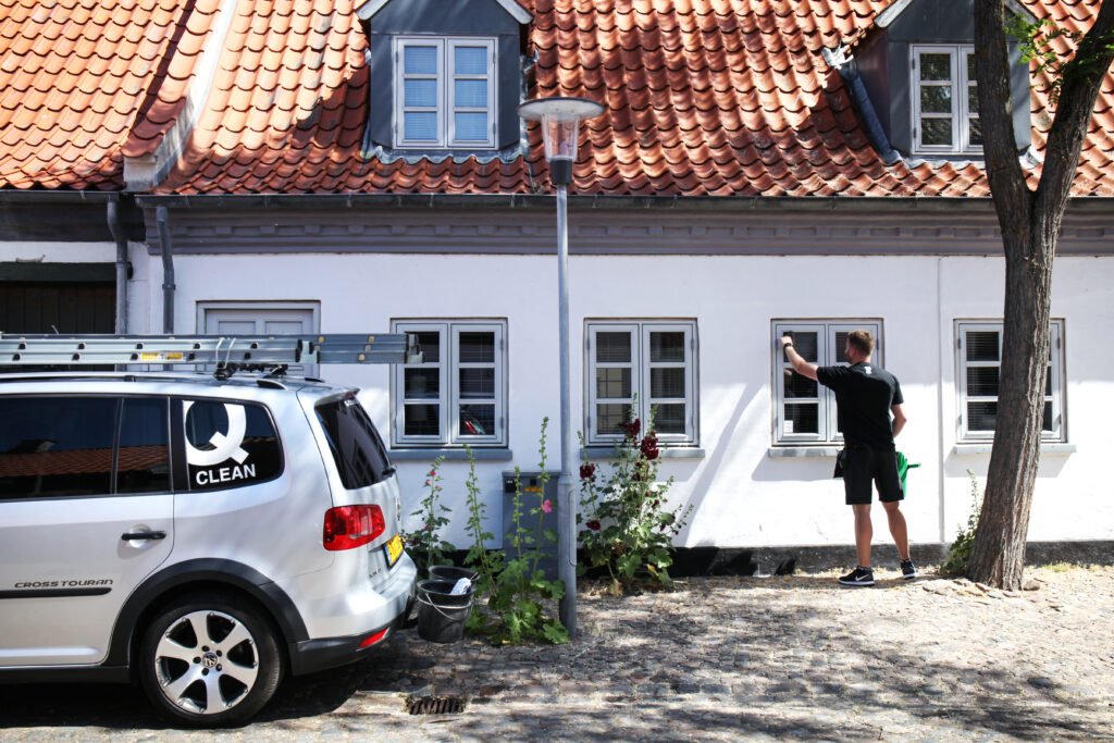 Vinduespudsning ved bolig udført af Q-Clean.